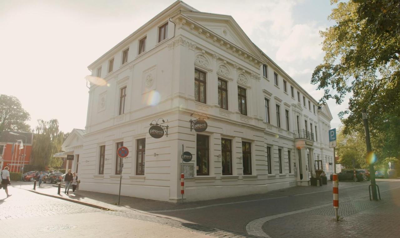 Hotel Am Schloss Аурих Экстерьер фото