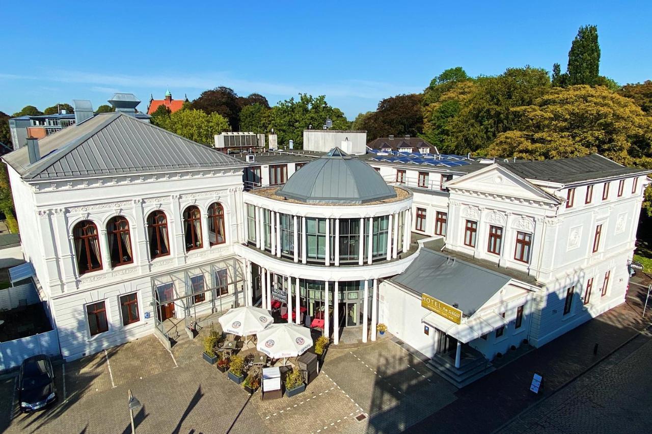 Hotel Am Schloss Аурих Экстерьер фото